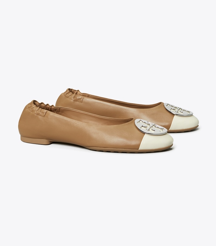 TORY BURCH CLAIRE CAP-TOE BALLET - Light Cream / Almond Flour